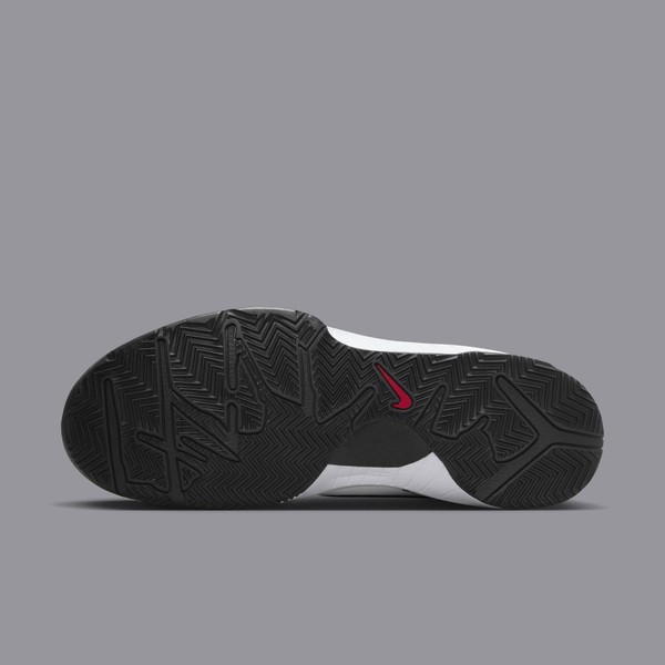 Nike Kobe4 ジジ Gigi Embroidery on the Nike Kobe 4 Protro 